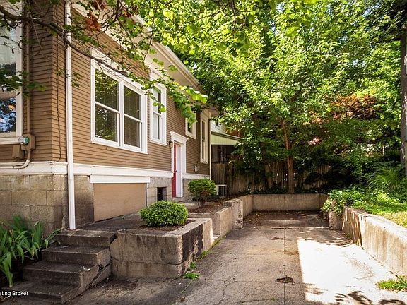 1045 Baxter Ave 2-06