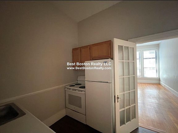 5th image of 9 Sewall Ave #34
