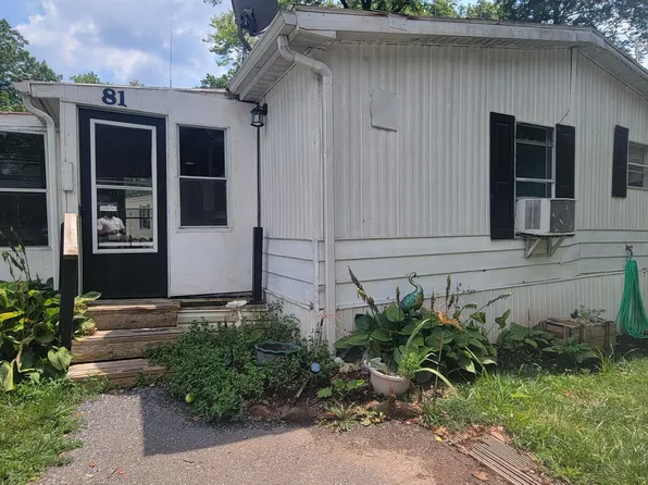 700 Salem Rd Trailer 81, Etters, PA 17319