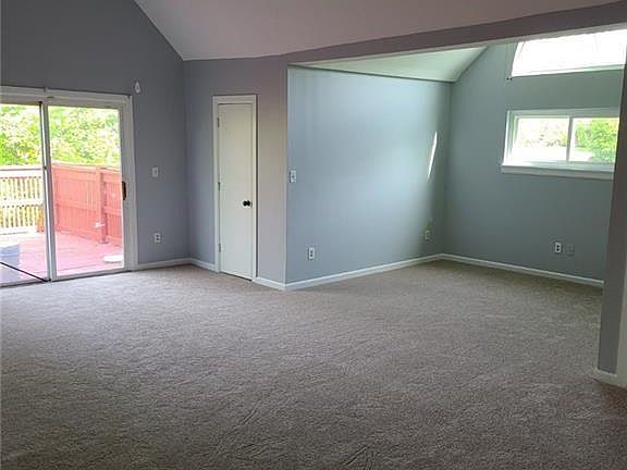 3rd image of 1054 Loiska Ln