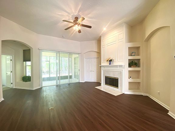 3rd image of 10519 Creston Glen Cir E