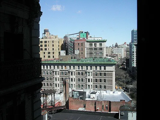 Rented by Verdi Square Realty | media 1