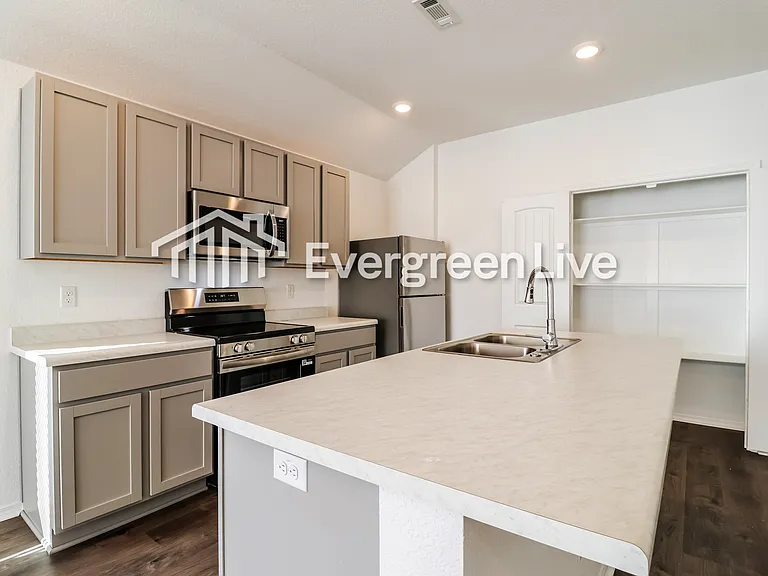 185 Sarah Alyse Ln — Photo 6