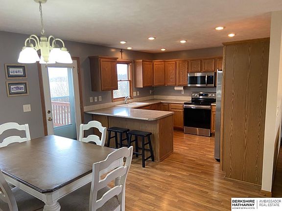 4th image of 4330 W Huntington Ave