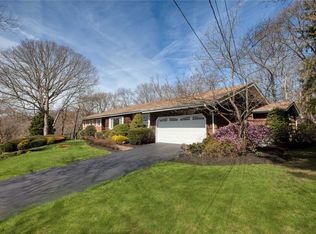 16 Parsons Dr, Dix Hills, NY