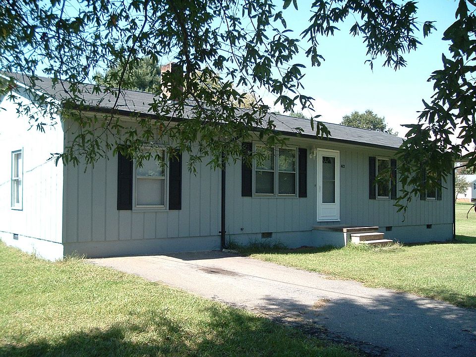 1st image of 412 Sycamore Cir