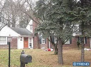 327 Callender Ln, Wallingford, PA 19086