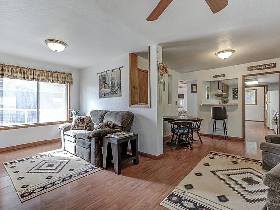 4th image of 615 Berry St