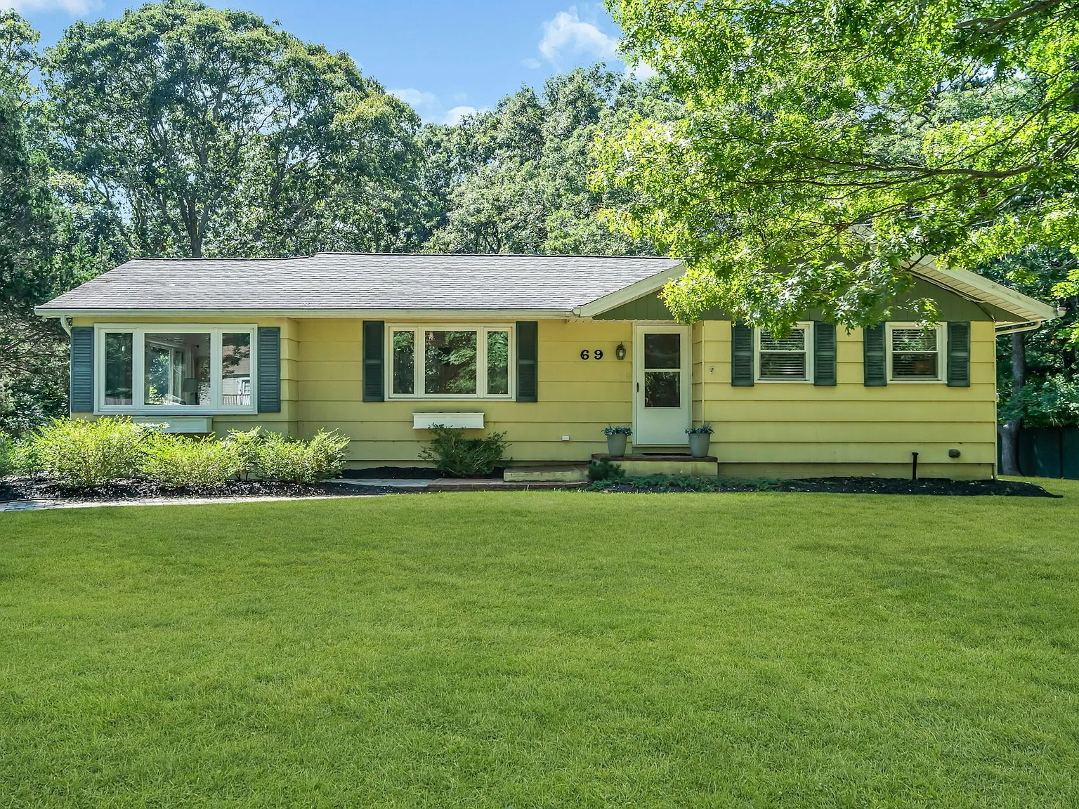 Prime Location with Outdoor Spacious Living — Photo 1