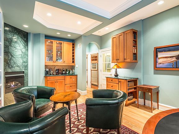 Wet Bar with dishwasher drawer