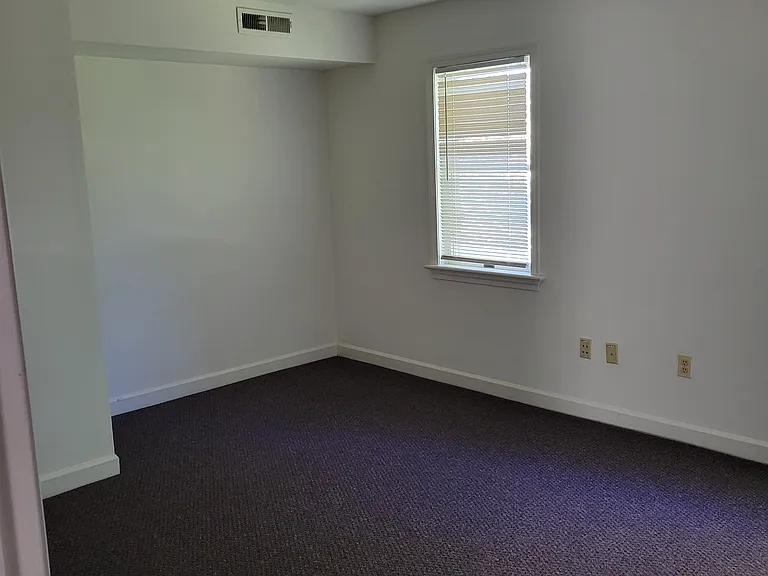 11 Park Ave — Photo 12