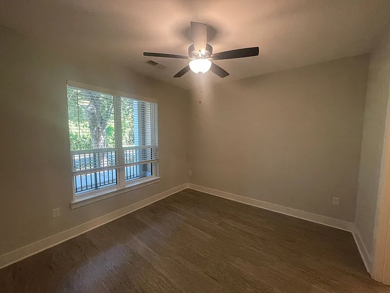 Franklin Forest New Construction 2 Bedrooms — Photo 43
