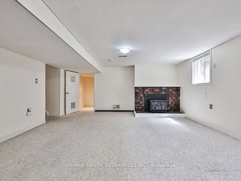 3096 Ballydown Cres — Photo 27