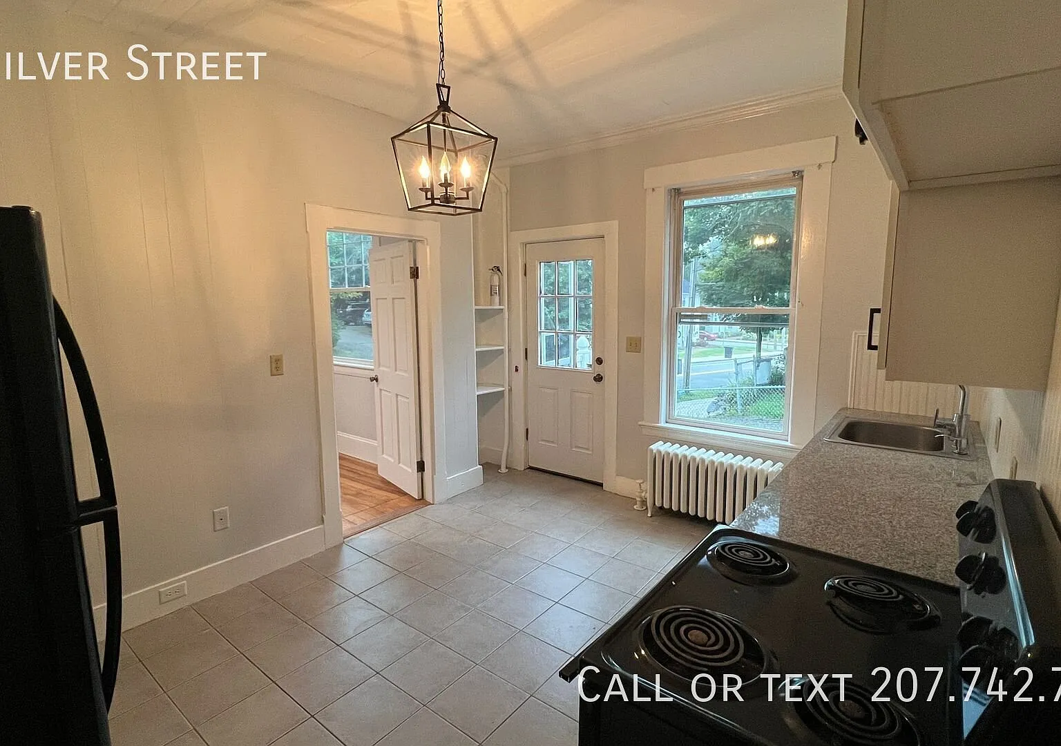 Charming & Spacious 3 bedroom unit in the heart of downtown — Photo 4