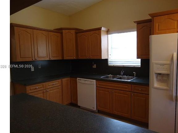 4th image of 13621 SW 281st Ter