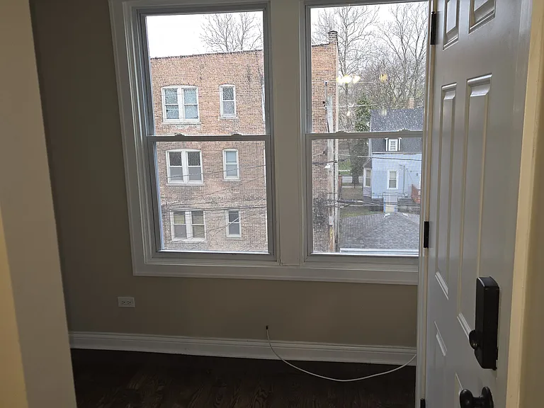 7948 S Escanaba Ave #3 — Photo 17
