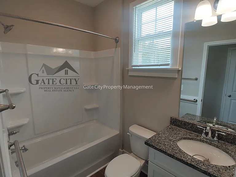 138 Dover Dr #B — Photo 6