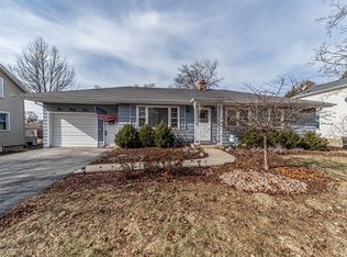 933 N Sleight St, Naperville, IL 60563