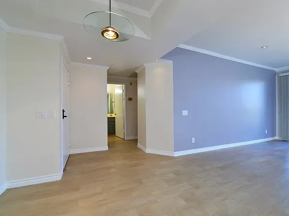 2020 Camino De La Reina, San Diego, CA 92108