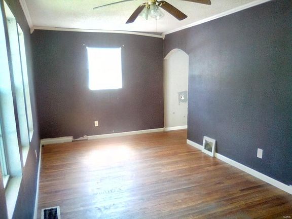 4th image of 640 Chouteau Ave