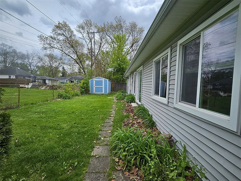 3221 Union Lake Rd — Photo 2