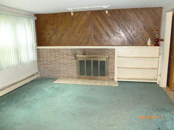 3rd image of 107 Underwood Ave
