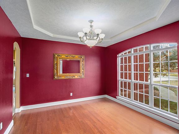 4th image of 5820 Lexington Cir