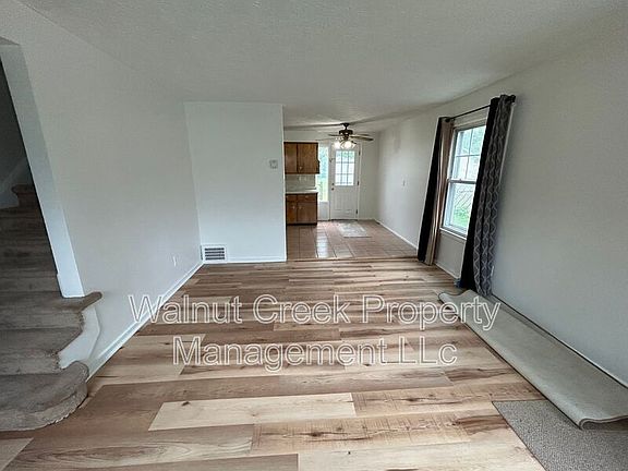 3rd image of 14018 Cayuga Ct