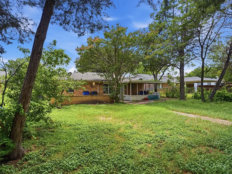 2607 Clearview Cir — Photo 26