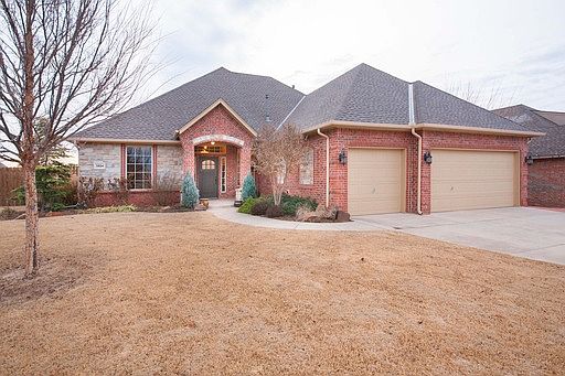 3rd image of 3804 Lockhart Dr