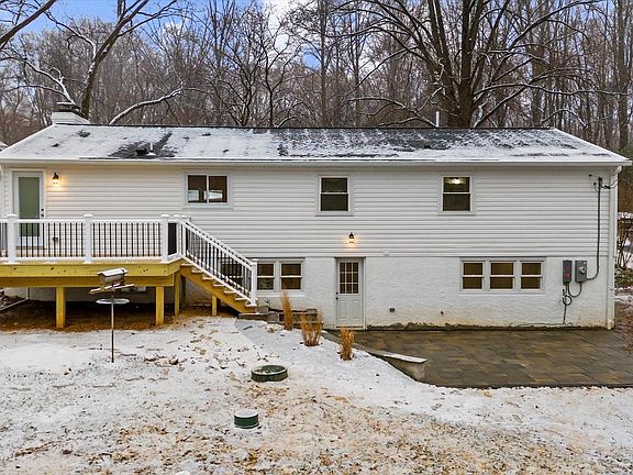 4th image of 901 Dogwood Hill Ct