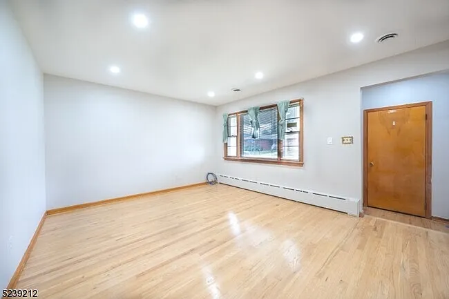 11 Princeton Rd — Photo 16