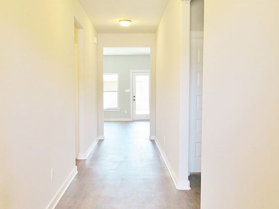 5th image of 123 Birch Falls Dr