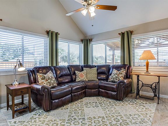 5th image of 1024 Monarch Dr