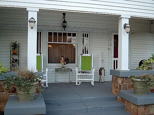 2nd image of 212 W Lindsey St