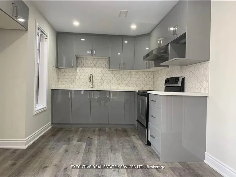 39 Stoneylake Ave #LOWER — Photo 3