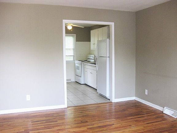 4th image of 1427 Oakley Ave