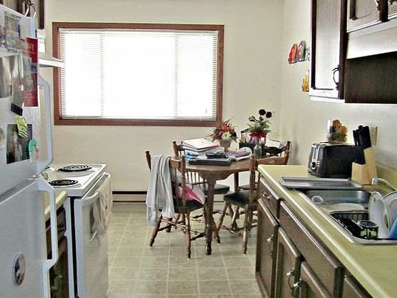 3rd image of 1102 Loy Ave APT 1