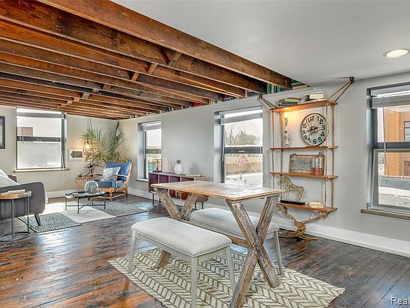 5th image of 104 W Main St #300