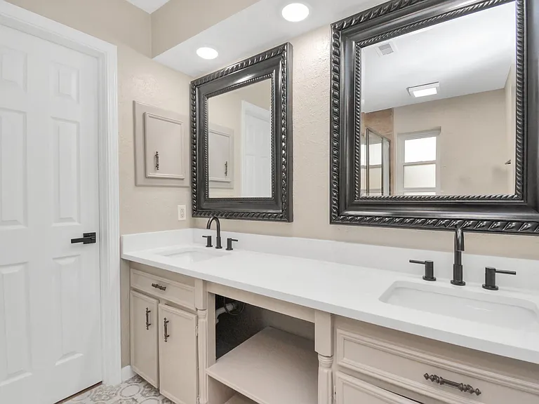 10550 Emnora Ln — Photo 20