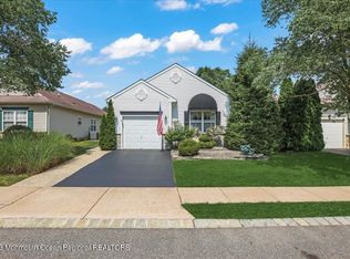 26 Saxony Cir, Manchester, NJ 08759