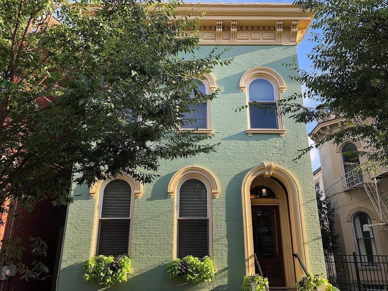 835 Dayton St #1 photo 1