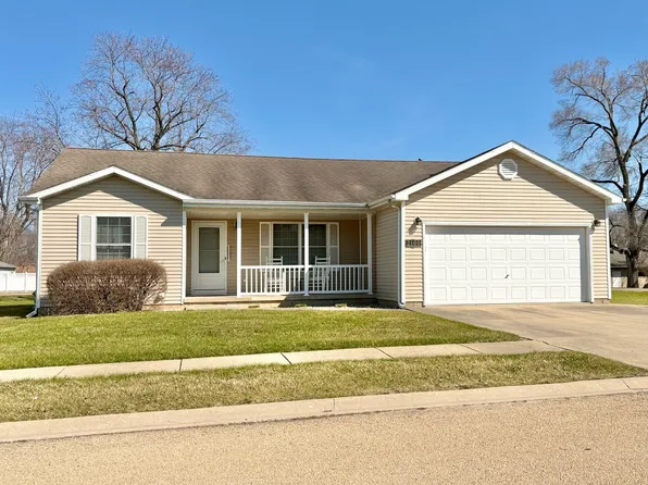 2100 Fox Chase Dr, Ottawa, IL 61350