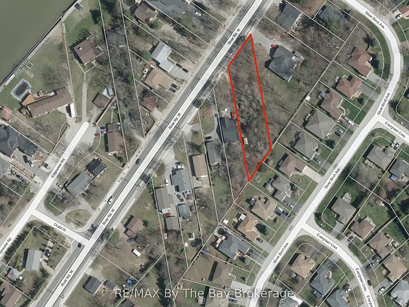 4th image of 1459 River Rd W