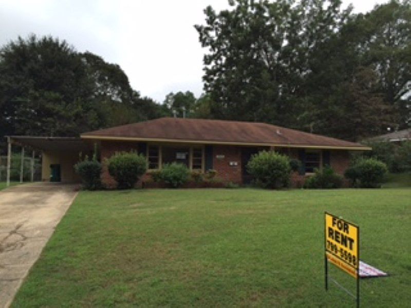 1st image of 700 S Marquette Dr