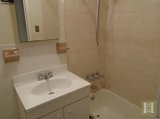 Rented by Halstead Real Estate | media 15