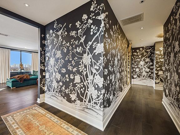 3rd image of 2701 Westheimer Rd Unit Phw