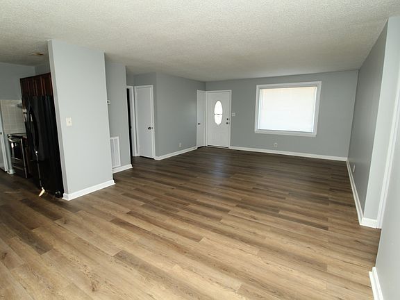 2nd image of 532 Roselawn Dr