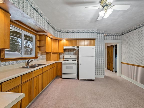 4th image of 125 W Bloss St