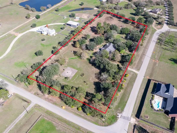 16004 Penick Rd, Waller, TX 77484